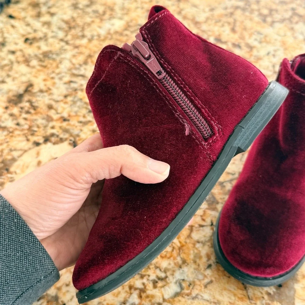 NEW GAP Kids Burgundy Velvet Ankle Boots Booties Girls Size 10 Side ZipNEW NOBOX